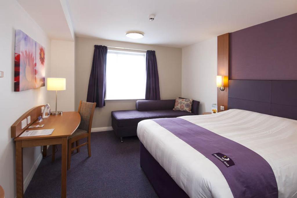 Premier Inn Newcastle City Centre Millennium Bridge Exterior photo