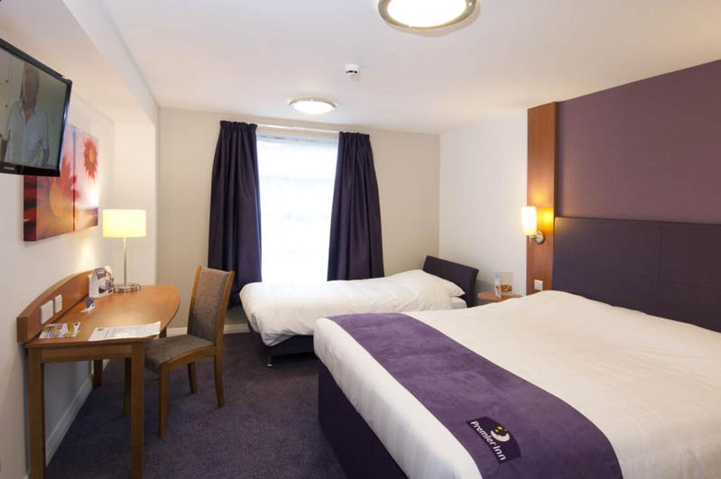Premier Inn Newcastle City Centre Millennium Bridge Room photo