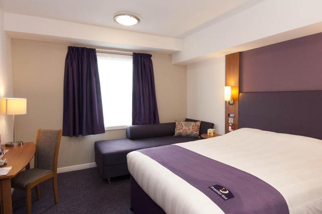 Premier Inn Newcastle City Centre Millennium Bridge Room photo
