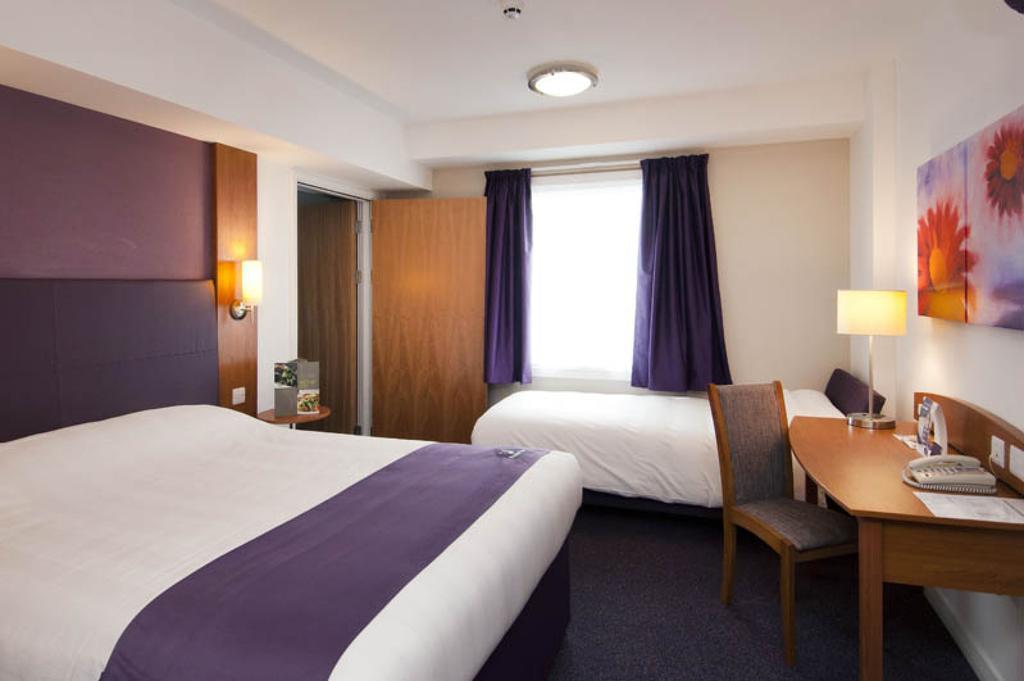 Premier Inn Newcastle City Centre Millennium Bridge Room photo