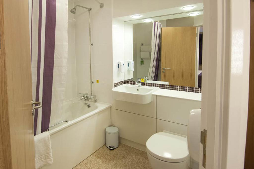 Premier Inn Newcastle City Centre Millennium Bridge Room photo