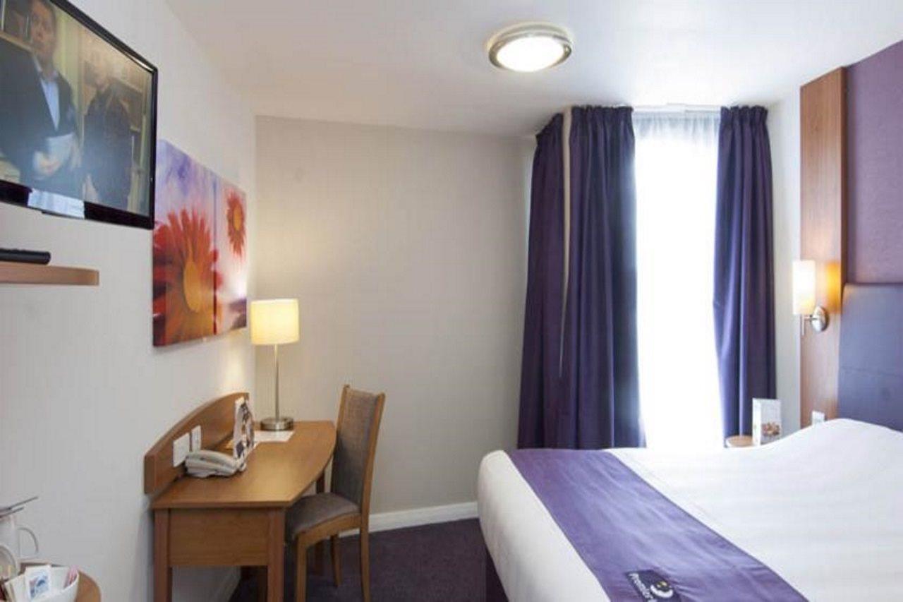 Premier Inn Newcastle City Centre Millennium Bridge Exterior photo