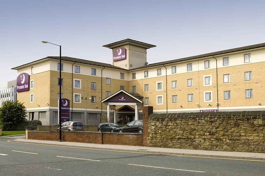 Premier Inn Newcastle City Centre Millennium Bridge Exterior photo